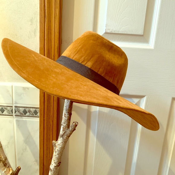 None Accessories - 🍂🍁🍂PERFECT FOR FALL!🍂🍁🍂